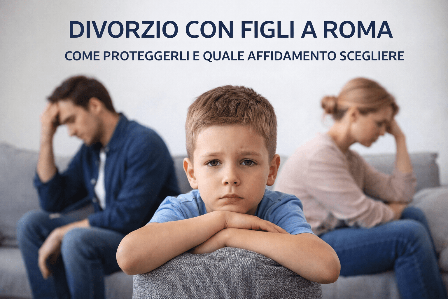 Divorzio con figli a Roma: bambino al centro mentre i genitori discutono sullo sfondo durante la separazione